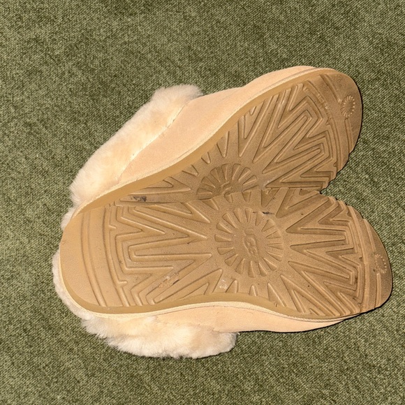 UGG Beige Slippers with Plush Lining - Picture 11 of 13